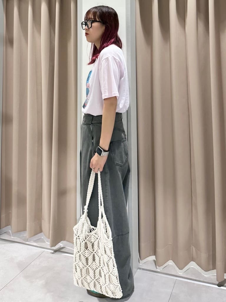 cottonさんの「THE SHOP TK｜フォトアソートTシャツ【接触冷感/UV/毛玉になりにくい/洗濯機OK】」を使ったコーディネート