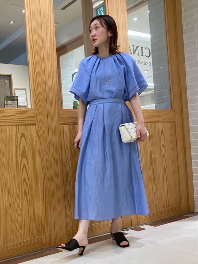 ゆうさんの「UNTITLED｜◆【セットアップ可能】リネン混 タックブラウス」を使ったコーディネート