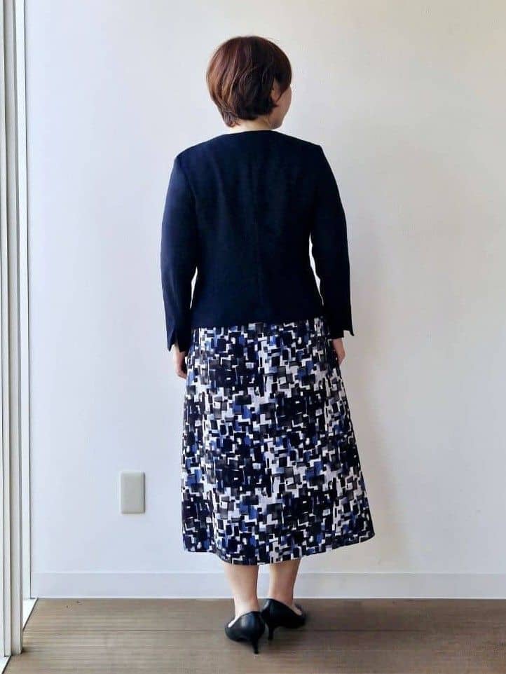 やじまさんの「UNTITLED｜【短丈/日本製】カラミ風メッシュ ノーカラージャケット」を使ったコーディネート