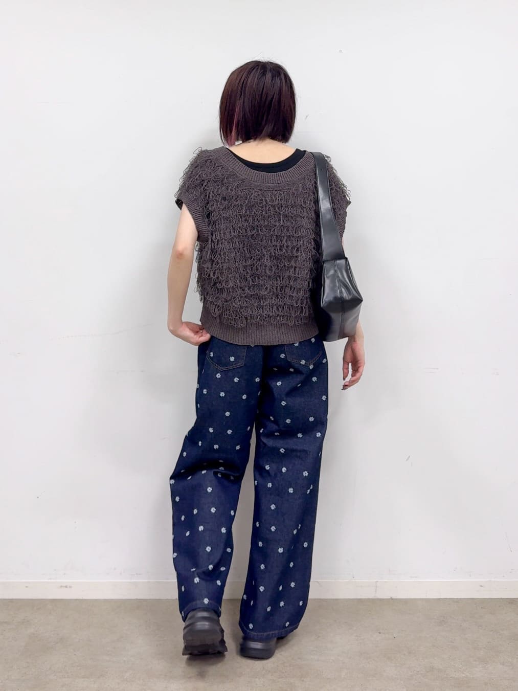 𝐜𝐡𝐢𝐤𝐚さんの「SHOO･LA･RUE｜【S-LL】周りと差がつく デイジー柄デニムワイドパンツ」を使ったコーディネート