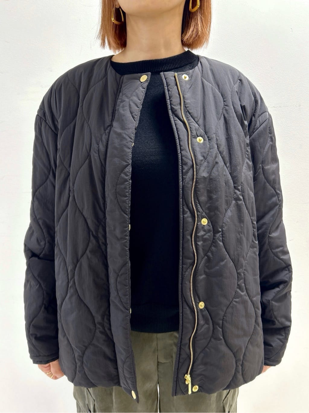 hacoさんの「UNTITLED｜【8色展開／コンパクト丈】レーヨン混 コクーンニット」を使ったコーディネート