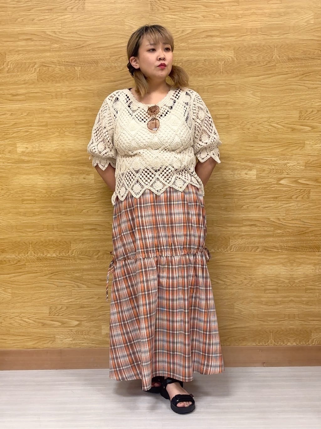 ぁむさんの「SHOO･LA･RUE｜【2WAY】大人のほんのり甘いスタイルに クロシェレースカーディガン」を使ったコーディネート