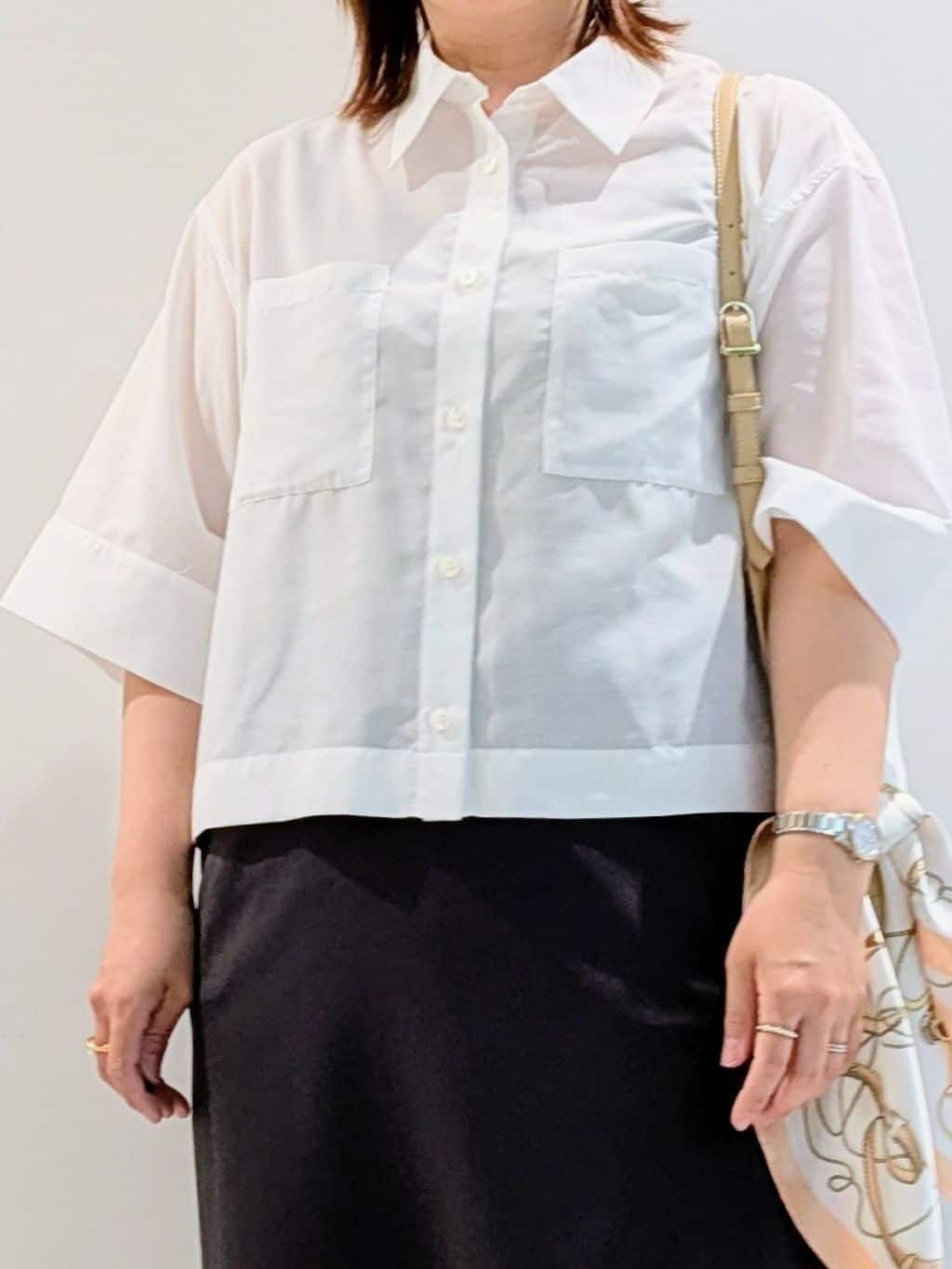 Onumaさんの「UNTITLED｜【前開き/洗える】ショート丈シアーシャツ」を使ったコーディネート