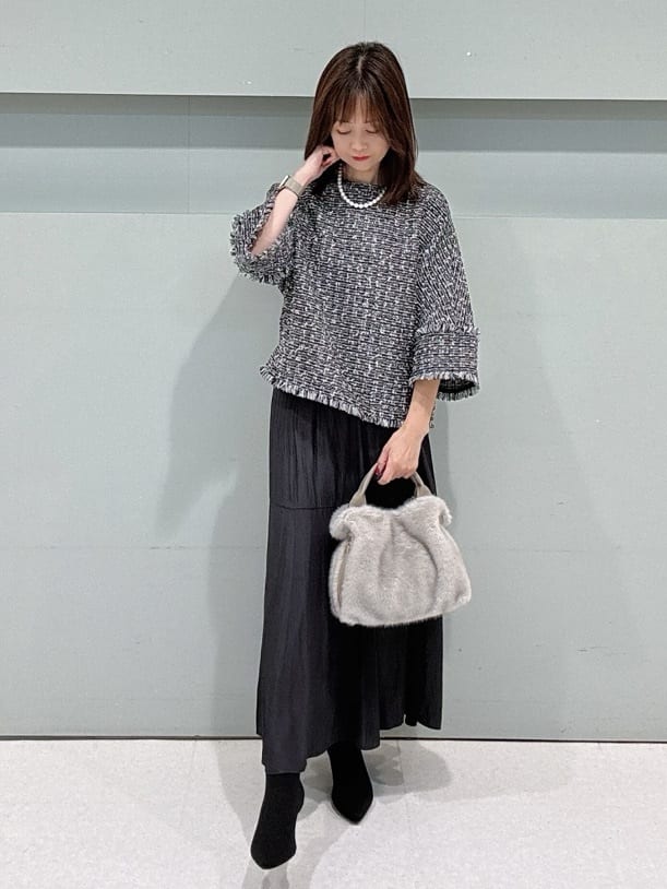 makiさんの「UNTITLED｜【きれいめ／体型カバー】ツイードドルマントップス」を使ったコーディネート