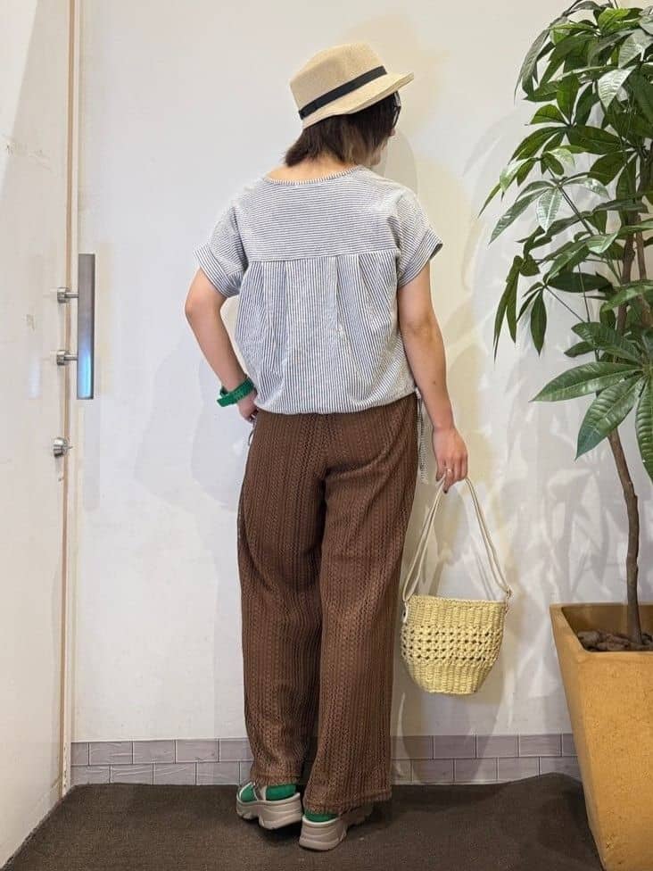 misakiさんの「SHOO･LA･RUE｜【洗える/S-LL】シルエット変化を楽しめる サッカーストライプ柄スキッパートップス」を使ったコーディネート