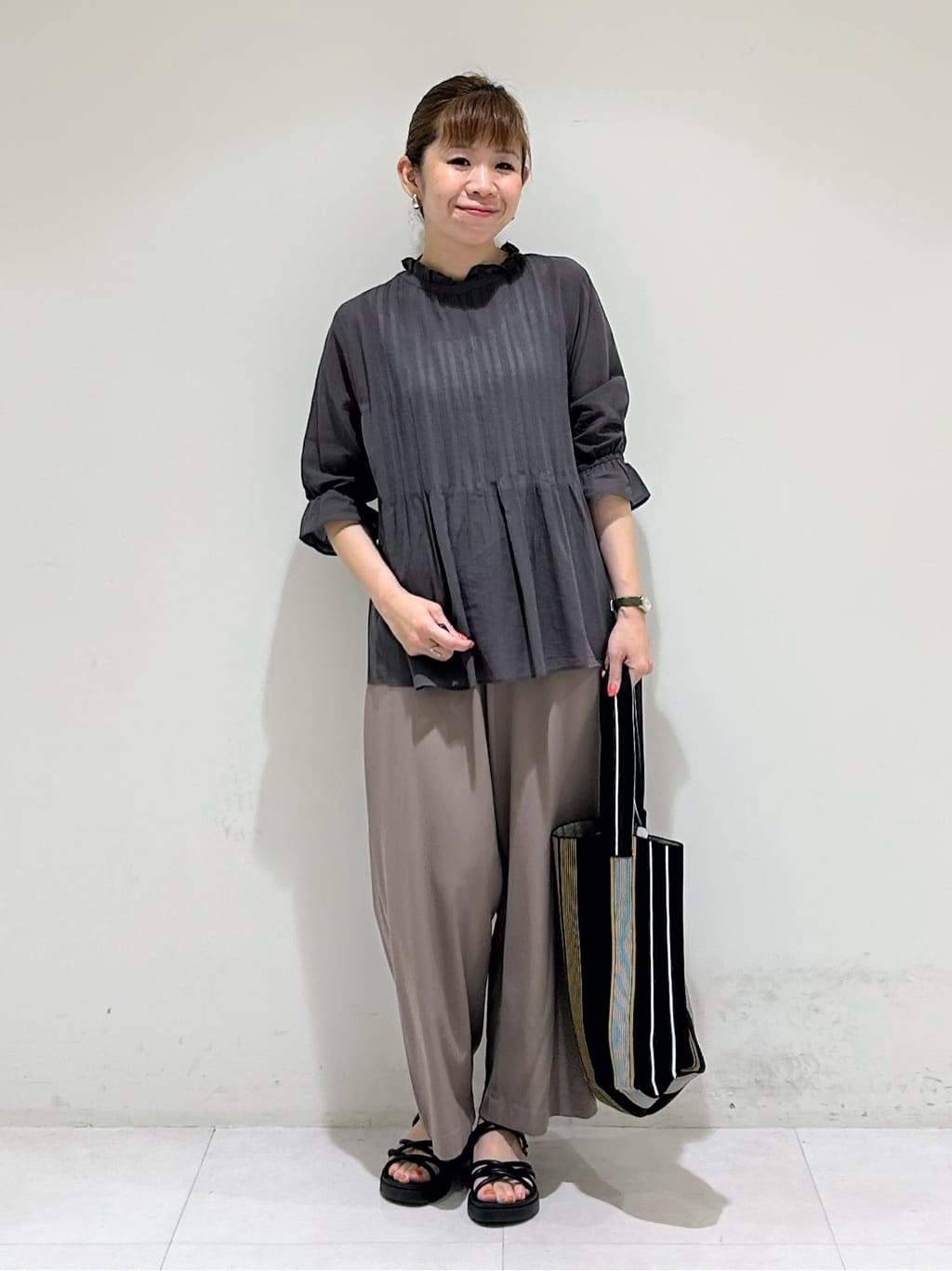 tsuyuさんの「INDIVI｜【洗える/コットン】ピンタックシアーブラウス」を使ったコーディネート