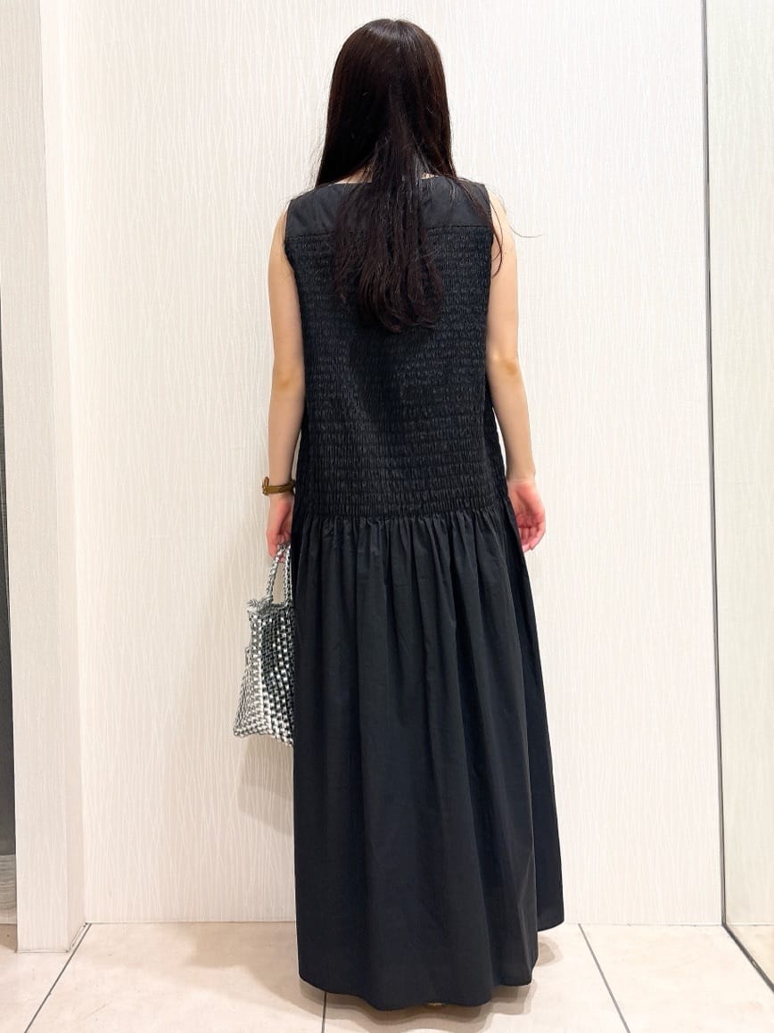 SAHOさんの「UNTITLED｜メタリックメッシュトート」を使ったコーディネート
