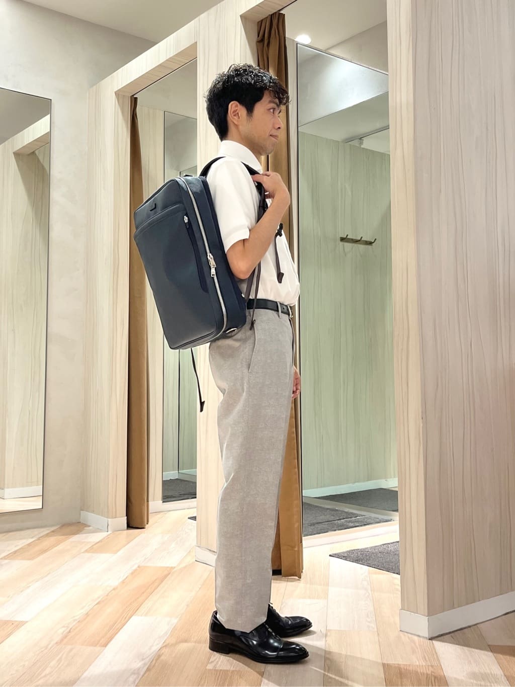 URAさんの「TAKEO KIKUCHI｜【抗菌防臭】COOL DOTS（R）ドビープリント パンツ」を使ったコーディネート