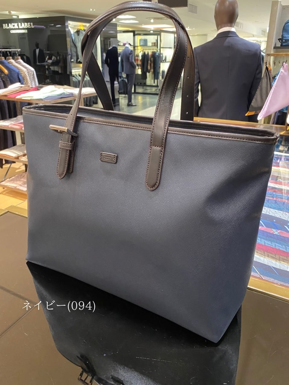 小南大和さんの「TAKEO KIKUCHI｜コーデュラ（R） コーティング トートバッグ」を使ったコーディネート