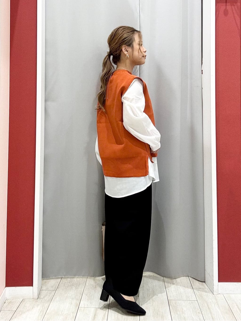 shioさんの「SHOO･LA･RUE｜【S-LL/2点セット】着回し自在 ニットベスト＋フレアブラウス」を使ったコーディネート