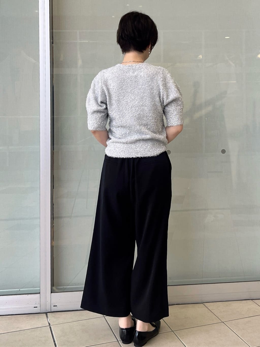 yo-koさんの「OPAQUE.CLIP｜キラキラボリュームスリーブニット【洗濯機洗い可】」を使ったコーディネート