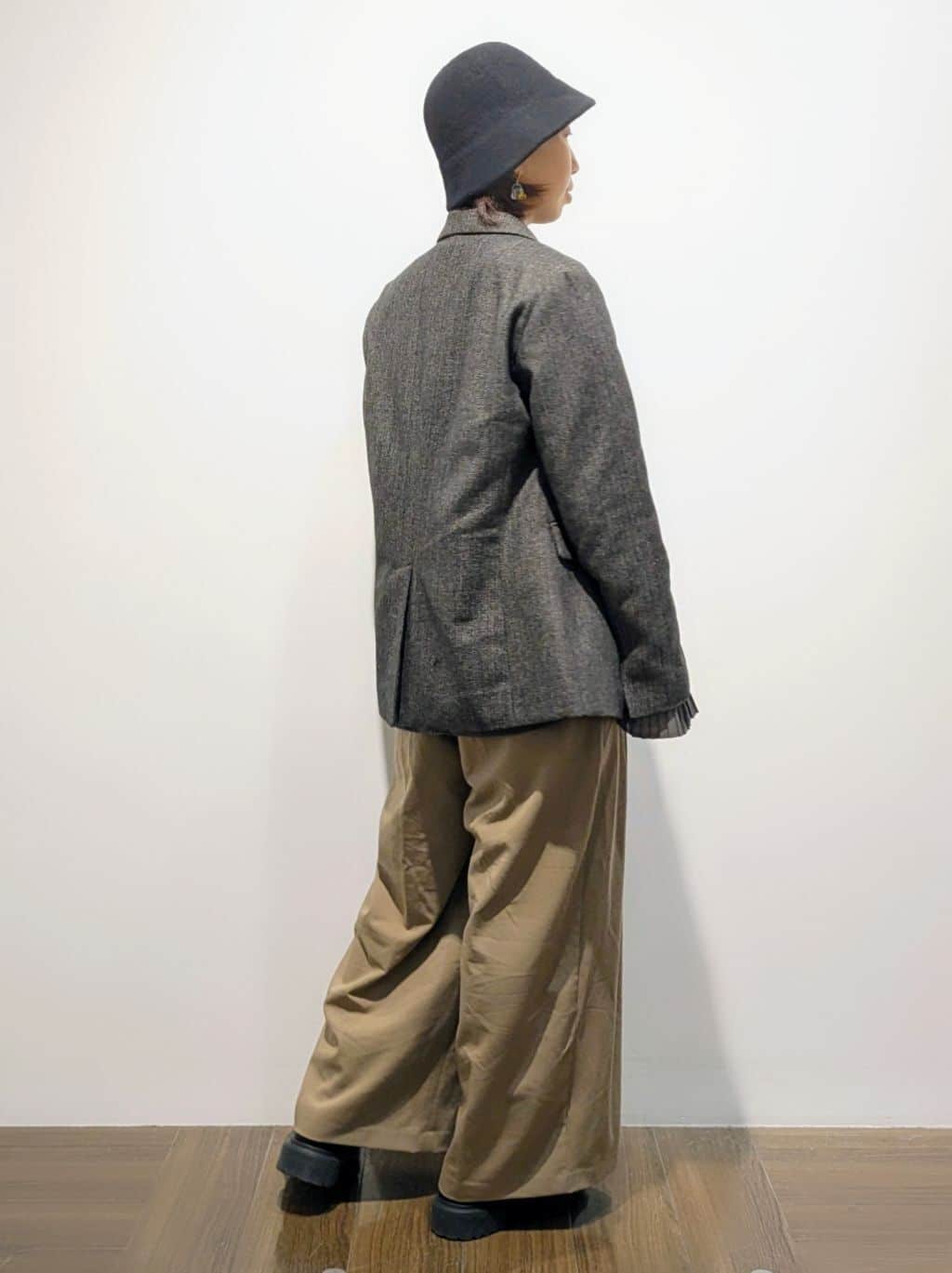 4410さんの「THE SHOP TK｜サス付きタックワイドパンツ」を使ったコーディネート