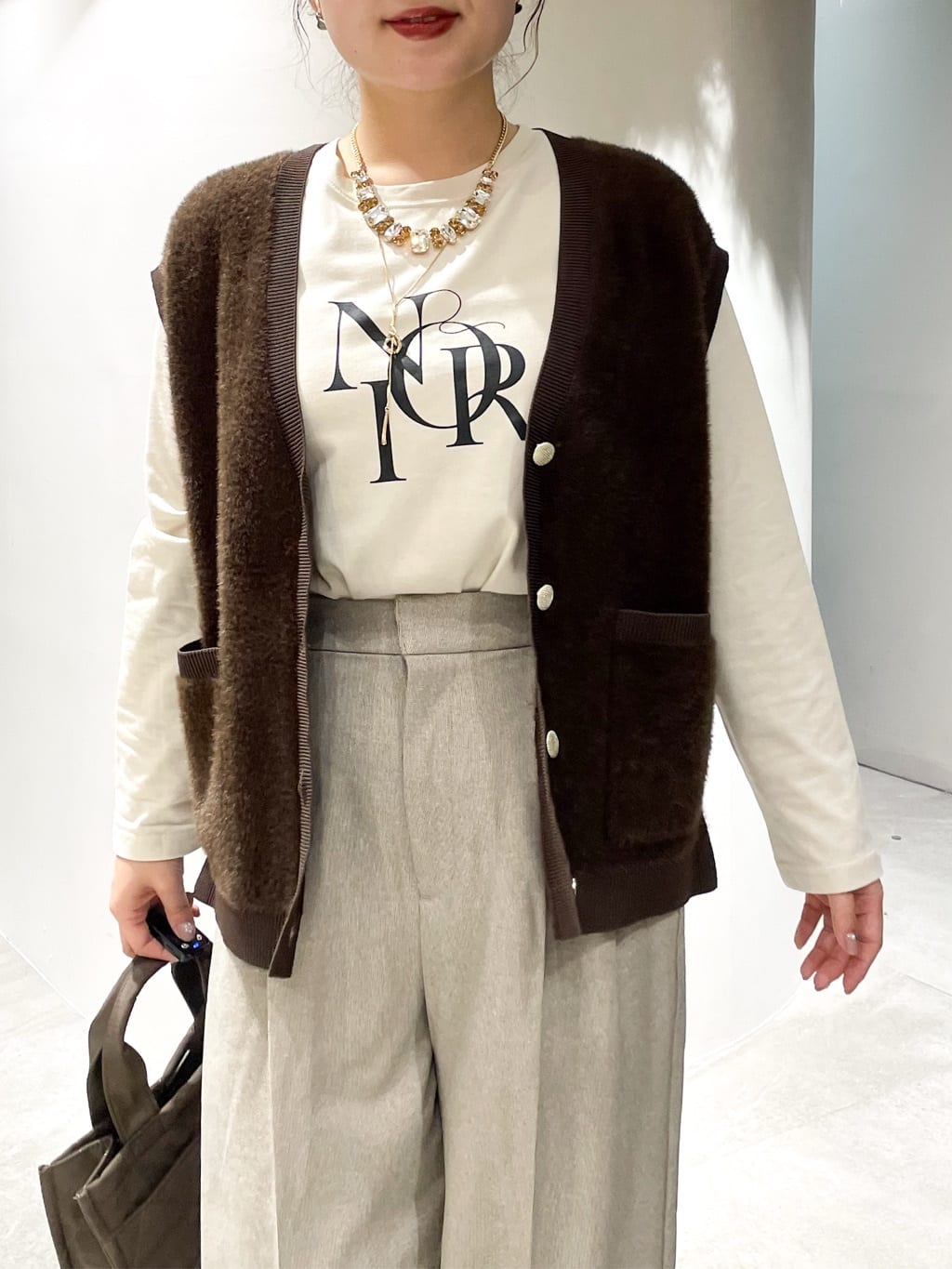 かりんさんの「OPAQUE.CLIP｜ロングロゴTシャツ【洗濯機OK】」を使ったコーディネート