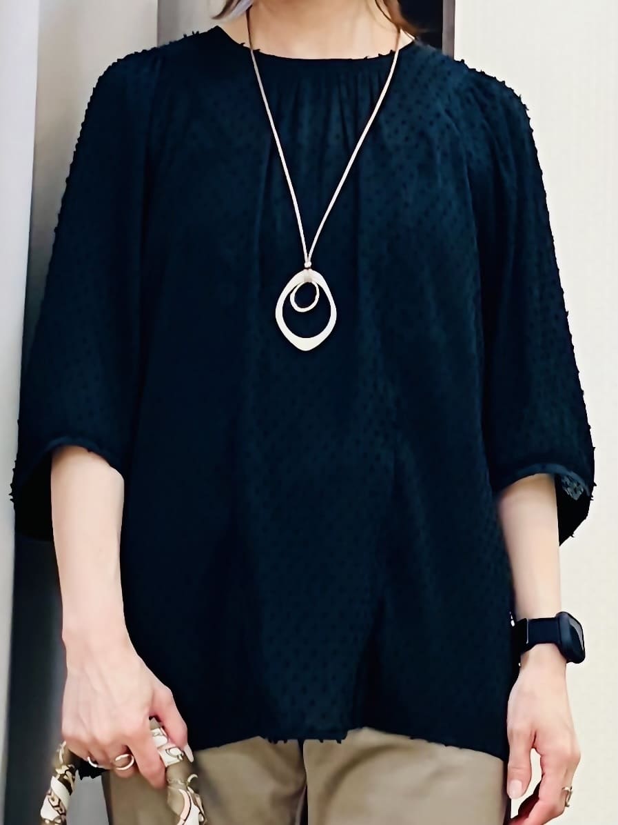 YUKIさんの「INDIVI｜【60cm四方】スクエアスカーフ」を使ったコーディネート