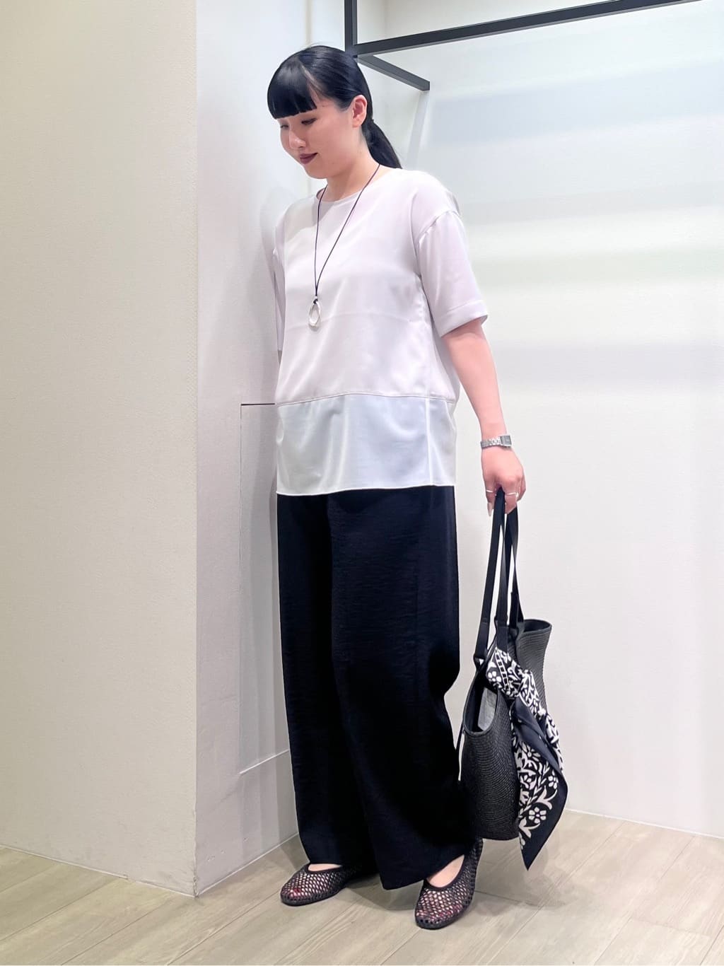 hasuさんの「INDIVI｜【洗える】裾シアー半袖トップス」を使ったコーディネート