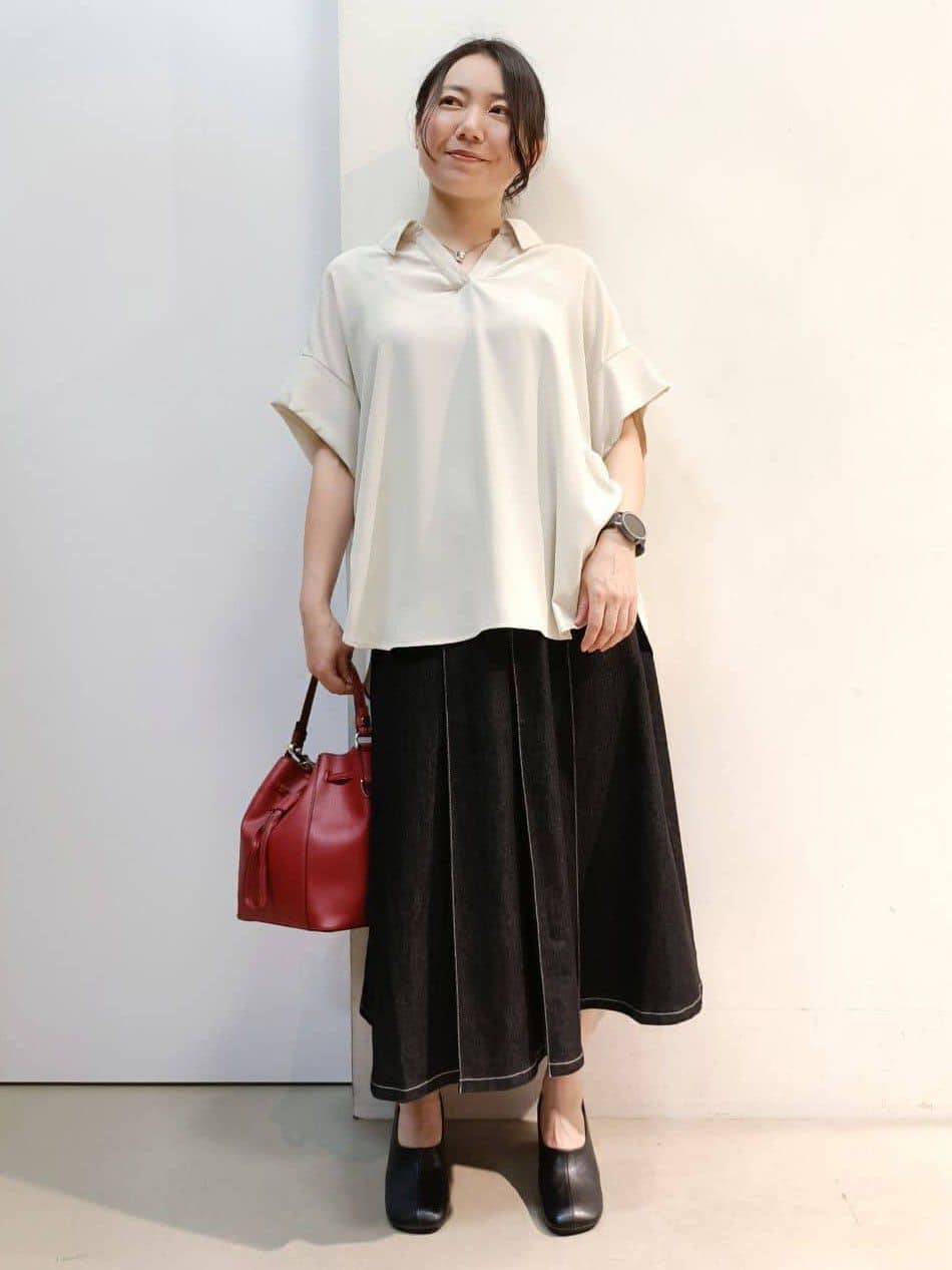 あんさんの「THE SHOP TK｜【インしなくても決まる】スキッパーシャツ/接触冷感/防シワ/速乾」を使ったコーディネート