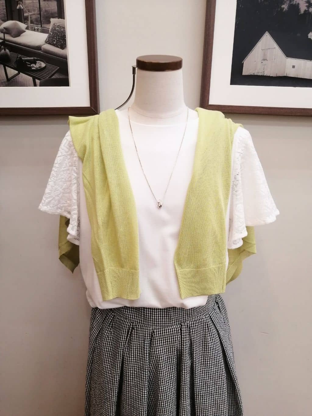 maiさんの「SHOO･LA･RUE｜◆【洗える/S-LL】ナチュラル感が上品 サッと羽織れるカーディガン」を使ったコーディネート
