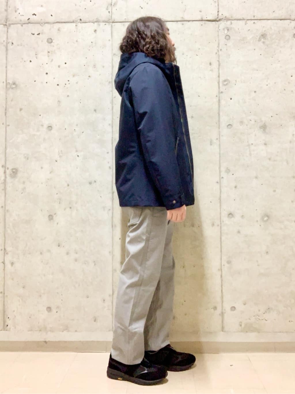 木村剛さんの「TAKEO KIKUCHI｜【Made in JAPAN】播州織 ストレッチ パンツ」を使ったコーディネート