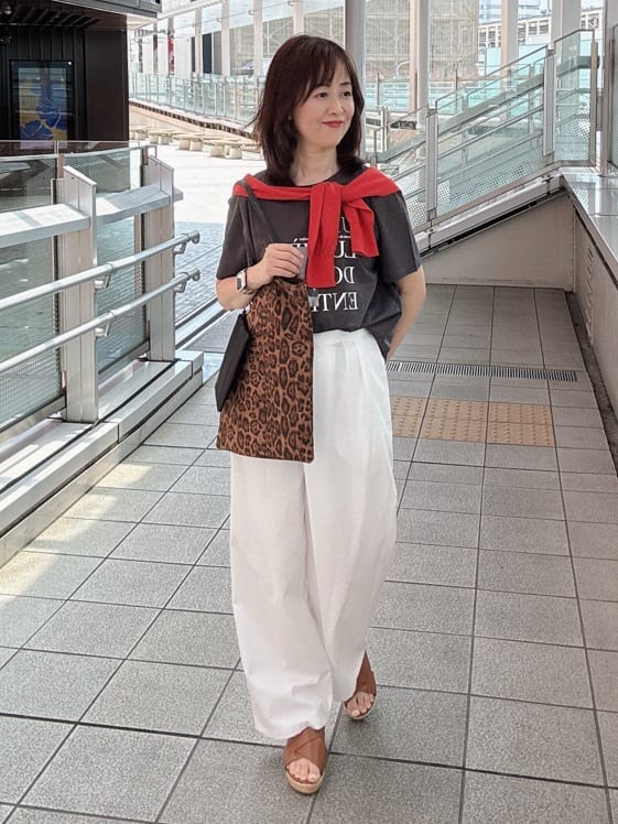 makiさんの「UNTITLED｜【ロゴT/プリントT】グラフィックTシャツ」を使ったコーディネート
