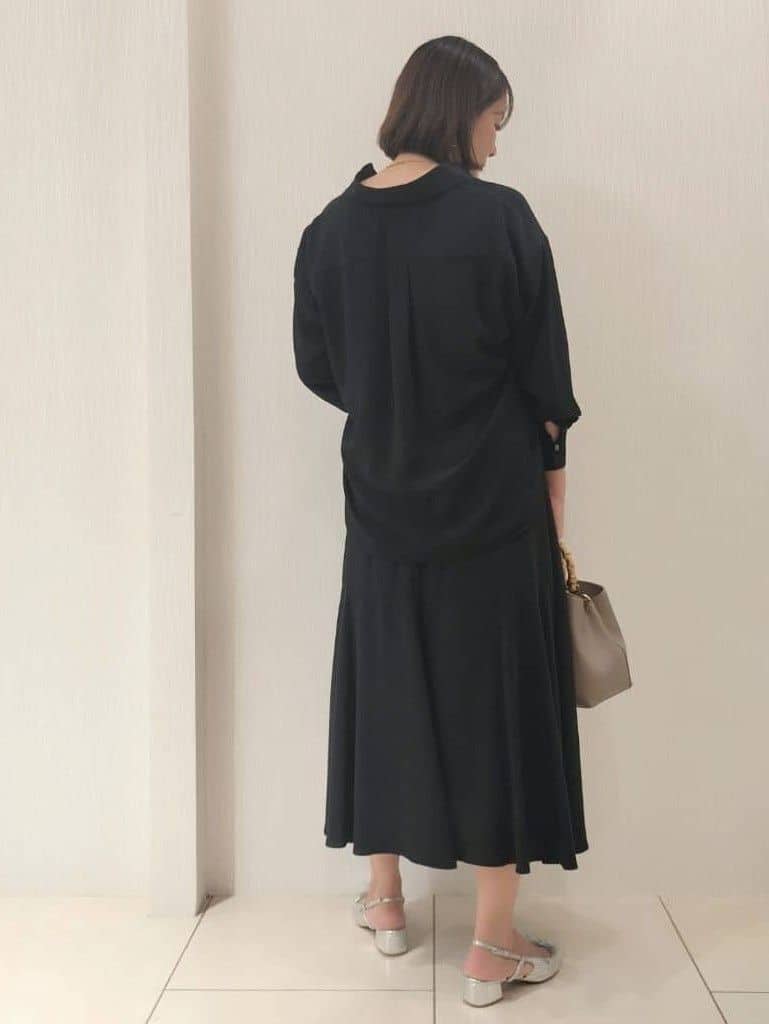 naokoさんの「UNTITLED｜【セットアップ可/スキッパー/ゆったり】リラクパウダーシャツ」を使ったコーディネート