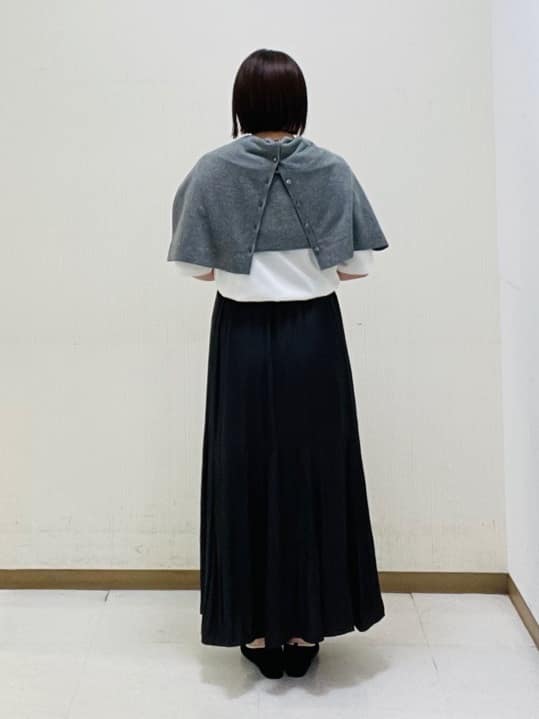 yuka.fさんの「UNTITLED｜【コットン100/ゆったり/ショート丈/洗える】ベロアロゴTシャツ」を使ったコーディネート