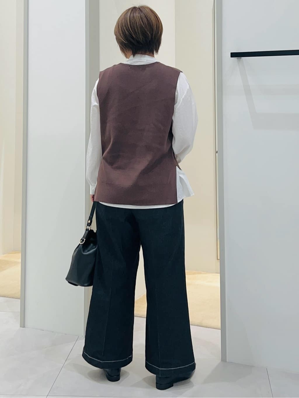 Naruさんの「THE SHOP TK｜【春まで着られる】ニットベスト＆ブラウスセット/洗濯機OK」を使ったコーディネート