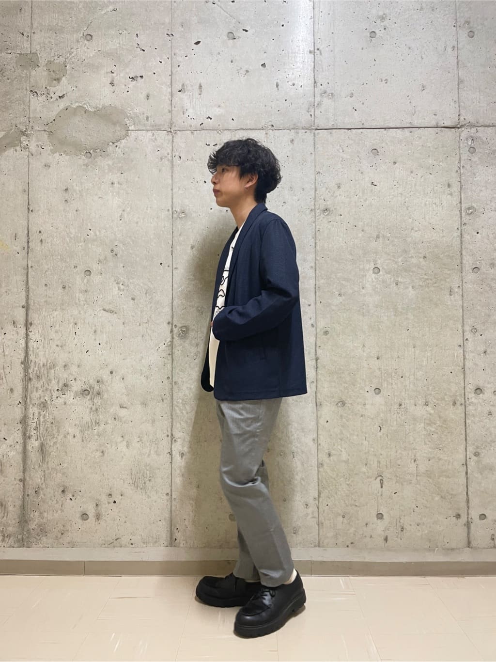 すずきさんの「TAKEO KIKUCHI｜【全7サイズ&times;8色展開！】トップマルチヘリンボン パンツ」を使ったコーディネート