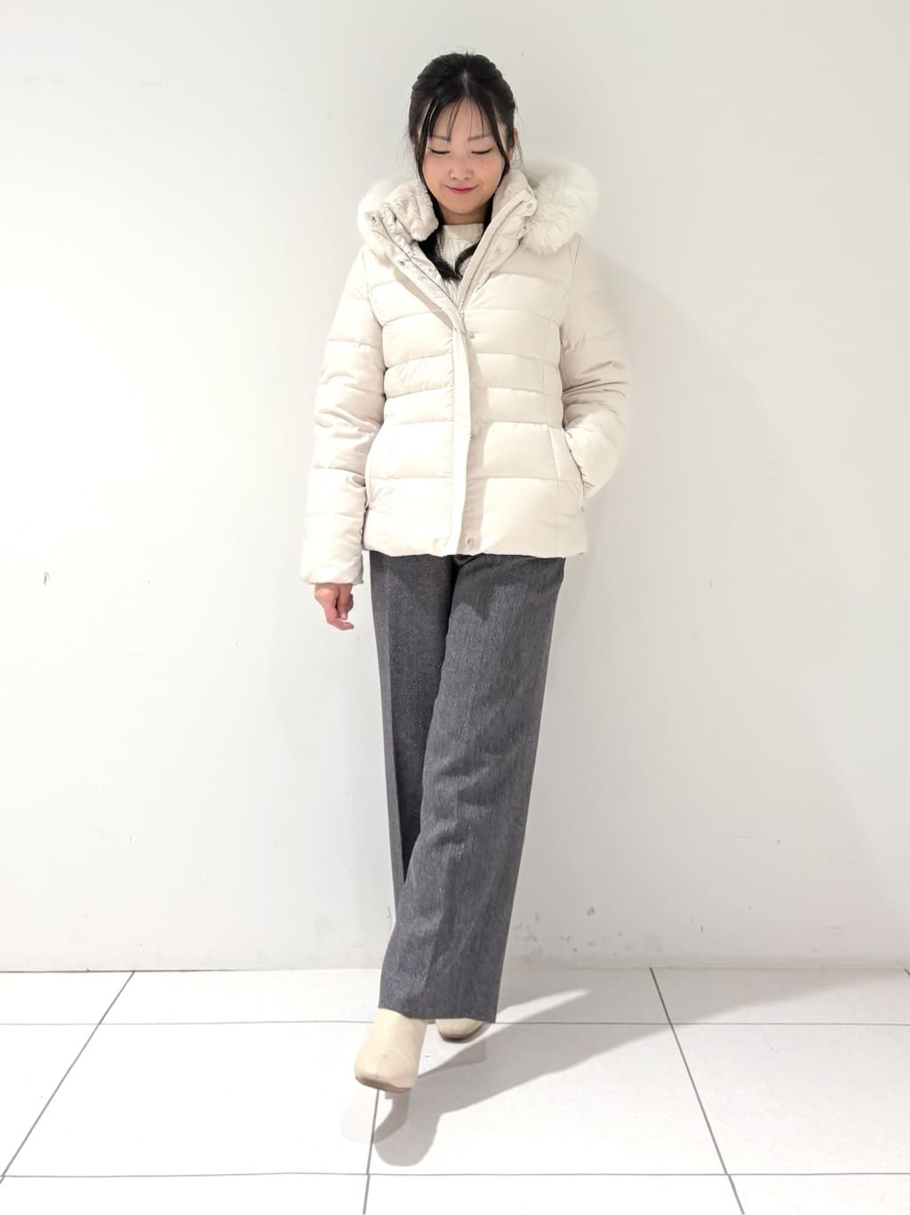 momokoさんの「INDIVI｜【洗える】ケーブルデザイン ラウンドヘムニット」を使ったコーディネート