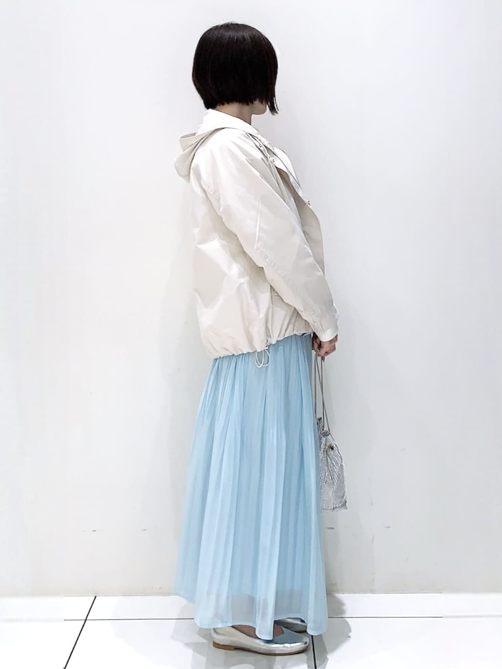 まぁさんさんの「grove｜裾テールロンT」を使ったコーディネート