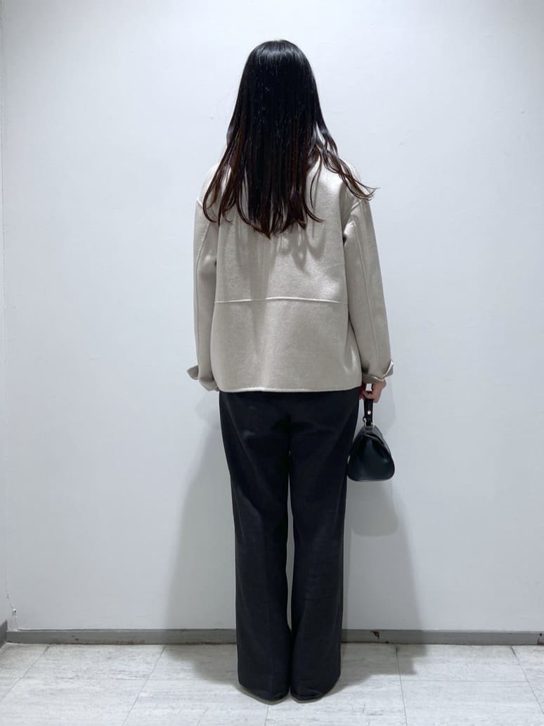 meiさんの「INDIVI｜【洗える／毛玉になりにくい】エクストラファインウール リブタートルニット」を使ったコーディネート