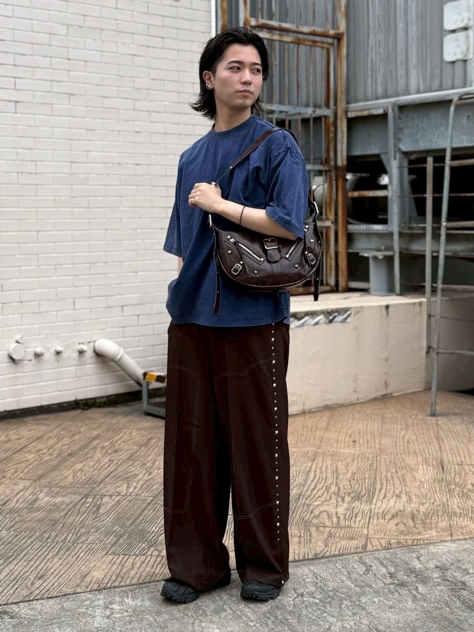 yumaさんの「tk.TAKEO KIKUCHI｜【FANCYシリーズ】スタッズクレセントショルダーバッグ」を使ったコーディネート