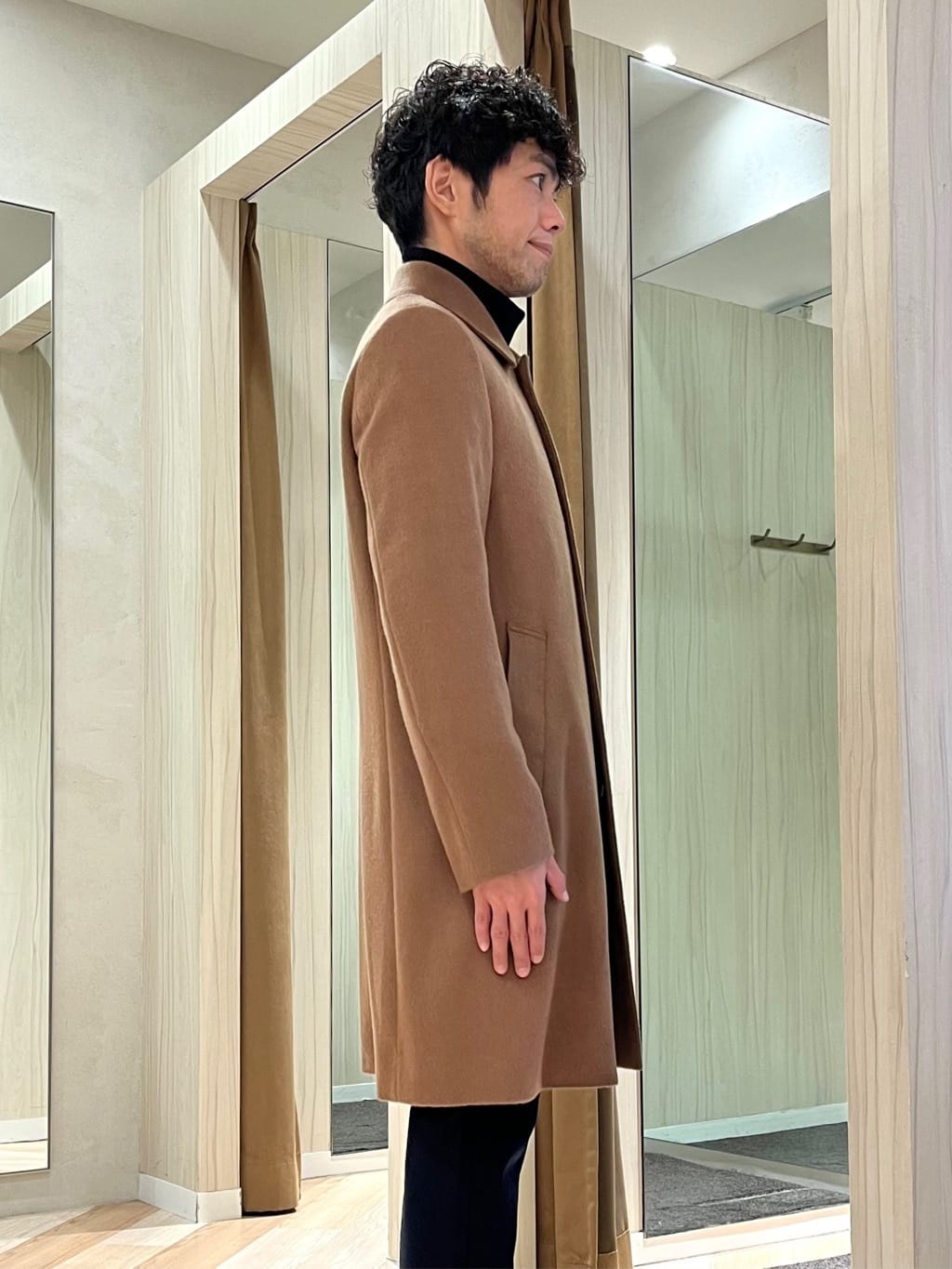 URAさんの「TAKEO KIKUCHI｜カシミヤブレンド ビーバー調ステンカラーコート」を使ったコーディネート