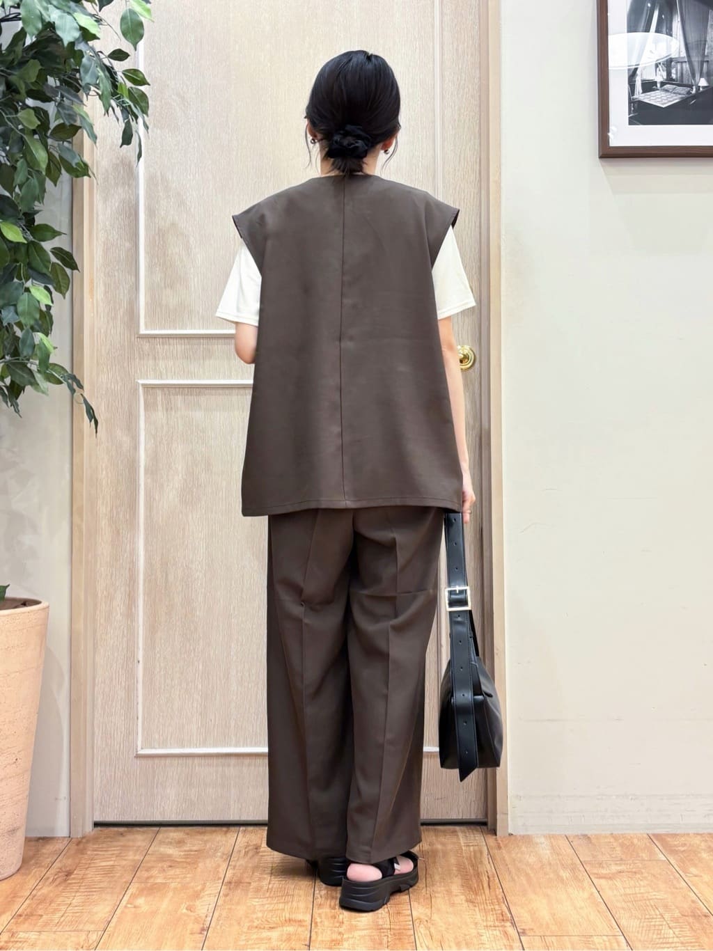 なみさんの「SHOO･LA･RUE｜【S-LL/セットアップ可/洗濯後しわになりにくい】ダブルベスト」を使ったコーディネート
