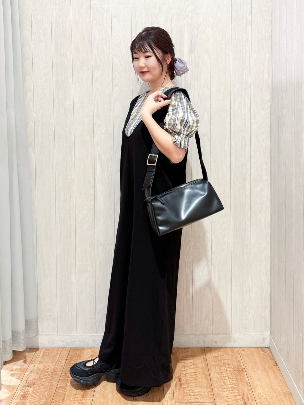 愛さんの「SHOO･LA･RUE｜【S-LL/5分袖】お袖タックできれいに魅せる 大人のチェックブラウス」を使ったコーディネート