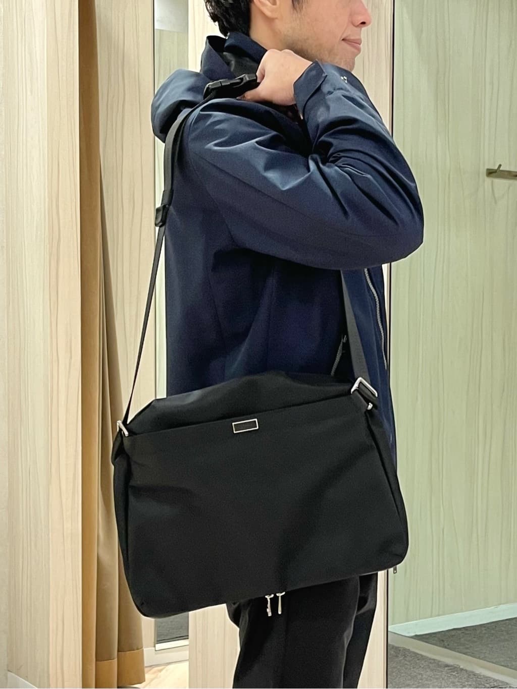 URAさんの「TAKEO KIKUCHI｜【Made in JAPAN】播州織 ストレッチ パンツ」を使ったコーディネート