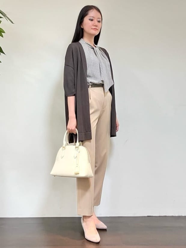 カレンさんの「UNTITLED｜【通勤/オフィス】ジオメ柄ボウタイブラウス」を使ったコーディネート
