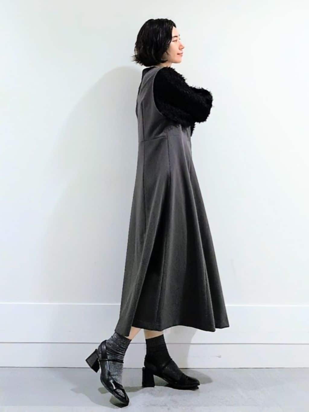 ミズタさんの「UNTITLED｜【丸首/Tシャツ風/短丈】シャギースリーブ ポンチカットソー」を使ったコーディネート