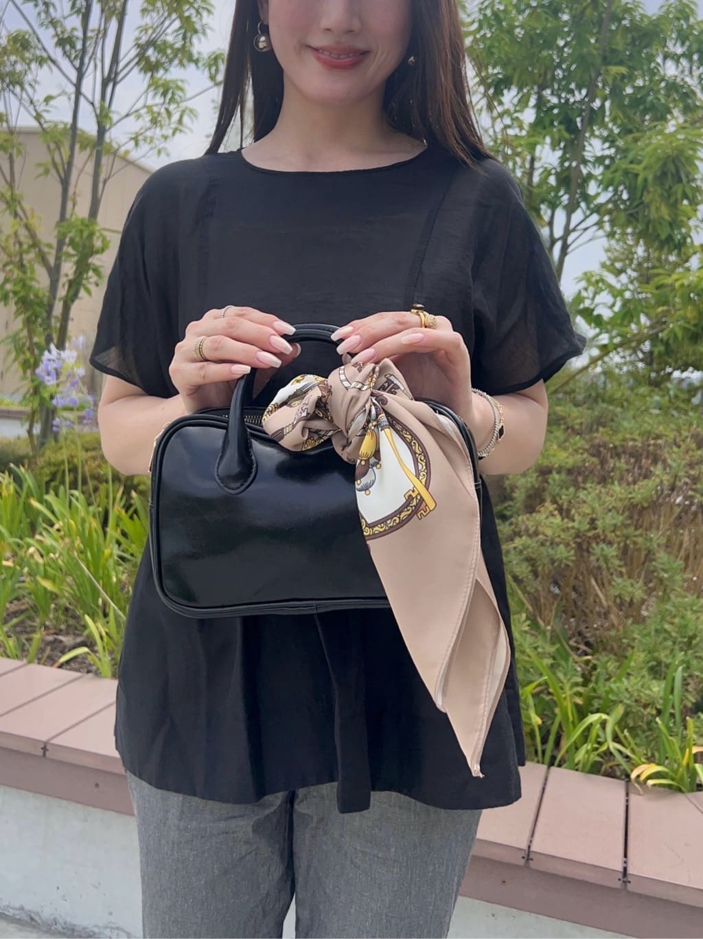 maiさんの「OPAQUE.CLIP｜麻混シアーペプラムブラウス【洗濯機洗い可】」を使ったコーディネート