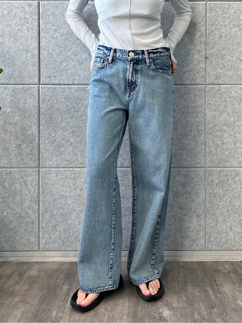 honoka Aさんの「CODE A｜sheer basic tee」を使ったコーディネート