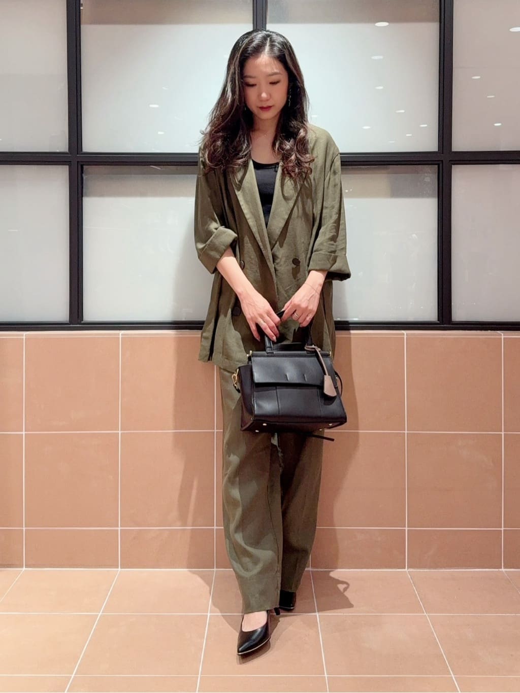 kaoriさんの「ESPERANZA｜【12時間パンプス】約7.5㎝　歩きやすくて疲れにくい」を使ったコーディネート