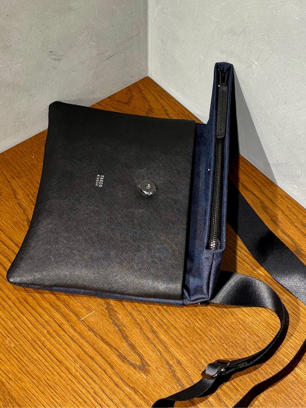 のぐみさんの「TAKEO KIKUCHI｜ハットモチーフ ジャカード ストライプ シャツ」を使ったコーディネート