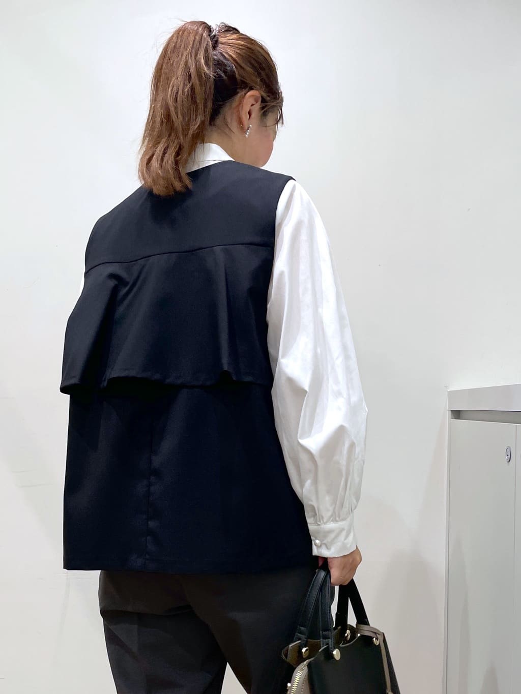 Junさんの「index｜バックフリルデザインジレ／セットアップ可【洗濯機洗い可／接触冷感／吸水速乾／ストレッチ】」を使ったコーディネート