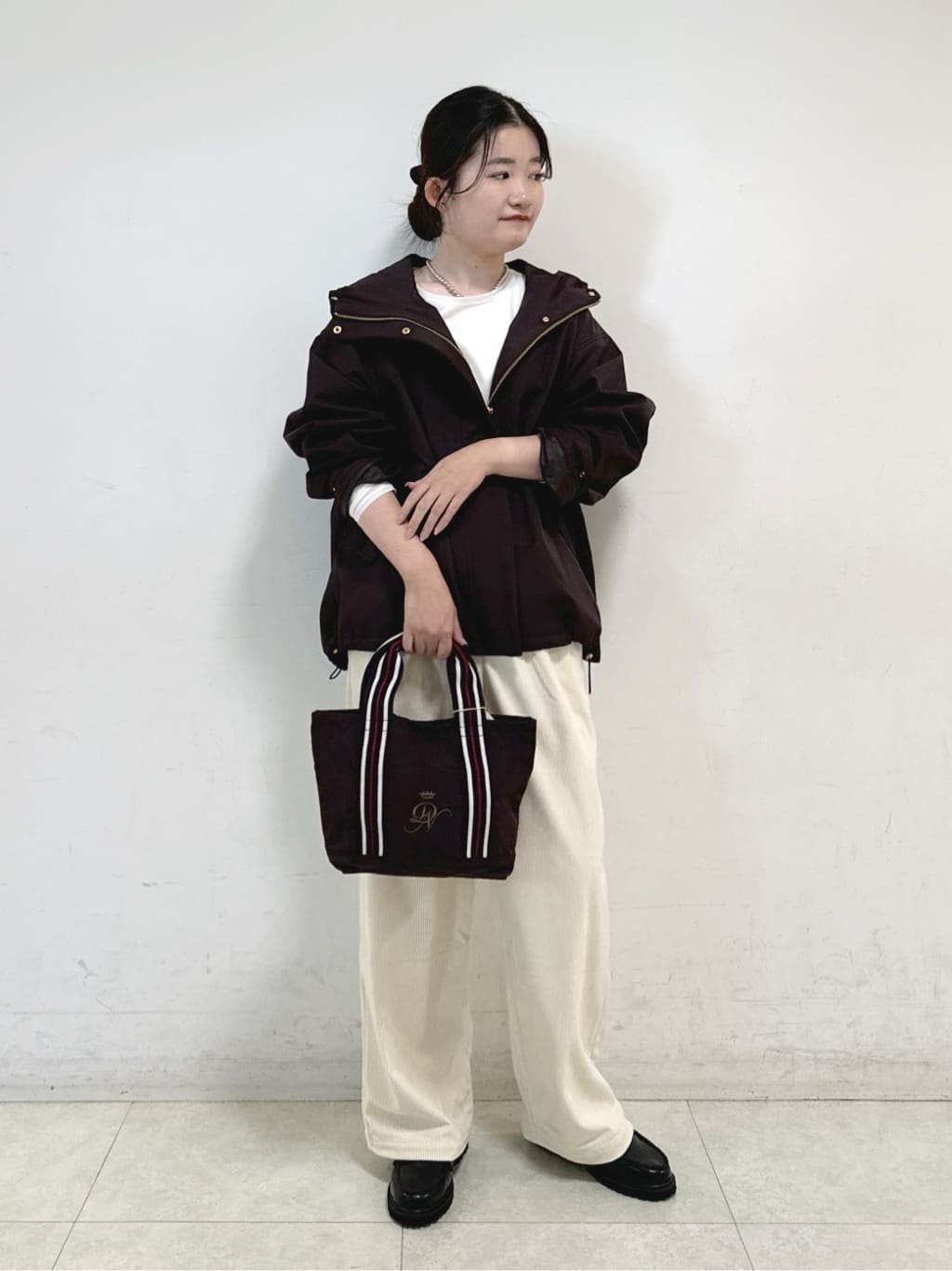 Harunaさんの「Dessin｜【ウエストゴム・洗える】ソフトコーデュロイイージーパンツ」を使ったコーディネート