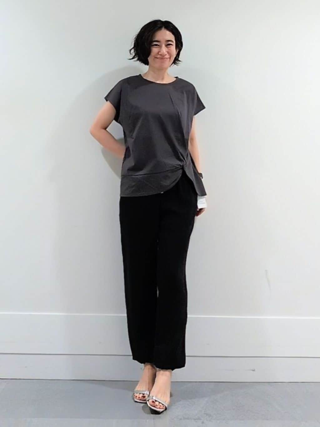 ミズタさんの「UNTITLED｜【洗える/Tシャツ】ツイストプルオーバー」を使ったコーディネート