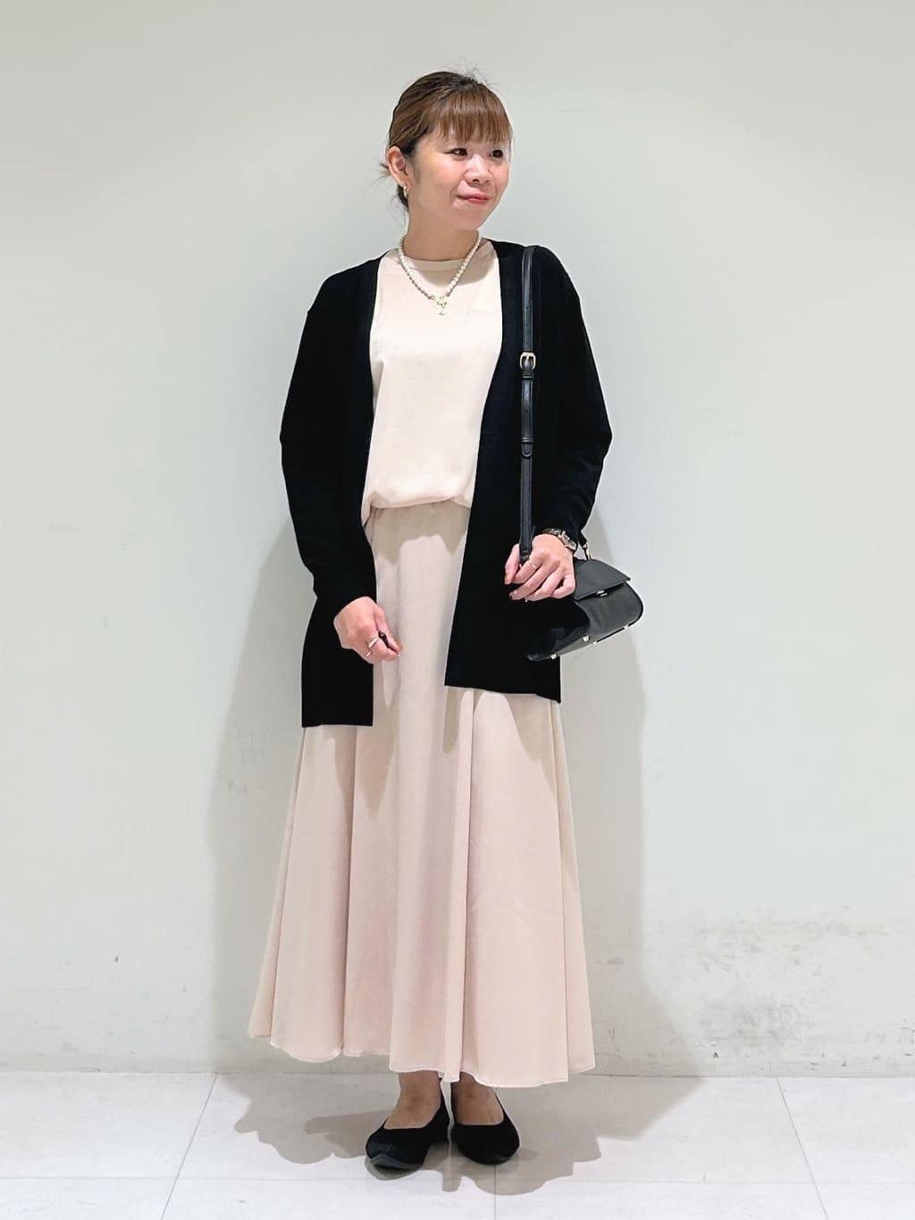 tsuyuさんの「INDIVI｜【セットアップ可能】スエード調サテンブラウス」を使ったコーディネート