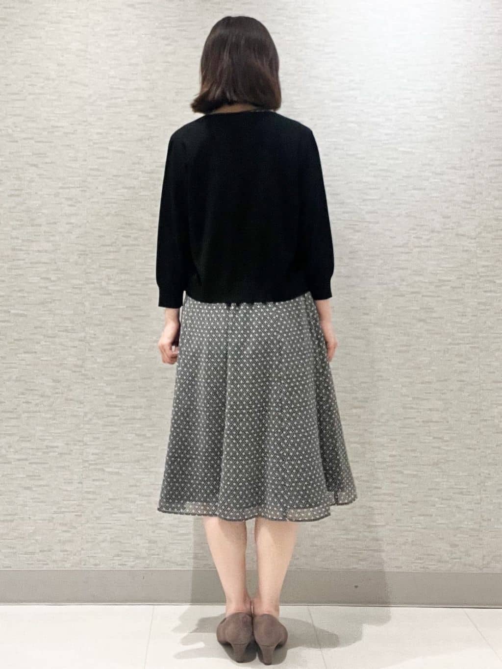 marikoさんの「Reflect｜【マシンウォッシュ可／セットアップ可】コツキ柄プリントブラウス」を使ったコーディネート