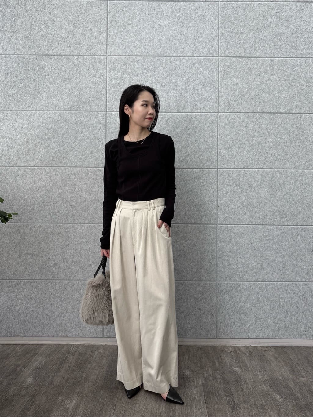 ひなさんの「INDIVI｜タンクレイヤーフライスカットソー」を使ったコーディネート
