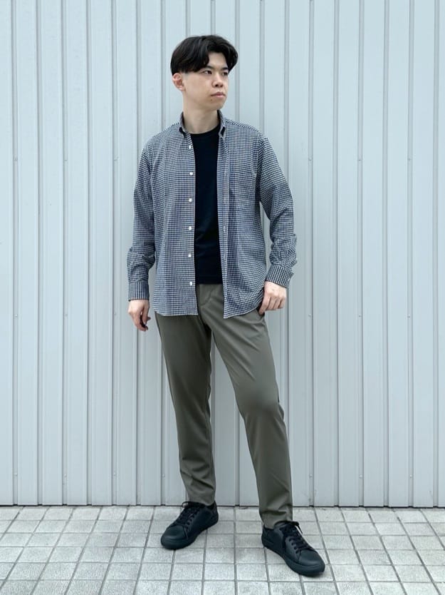 イッシーさんの「TAKEO KIKUCHI｜【抗菌防臭/シーズンレス】シアサッカーギンガムチェック ストレッチシャツ」を使ったコーディネート