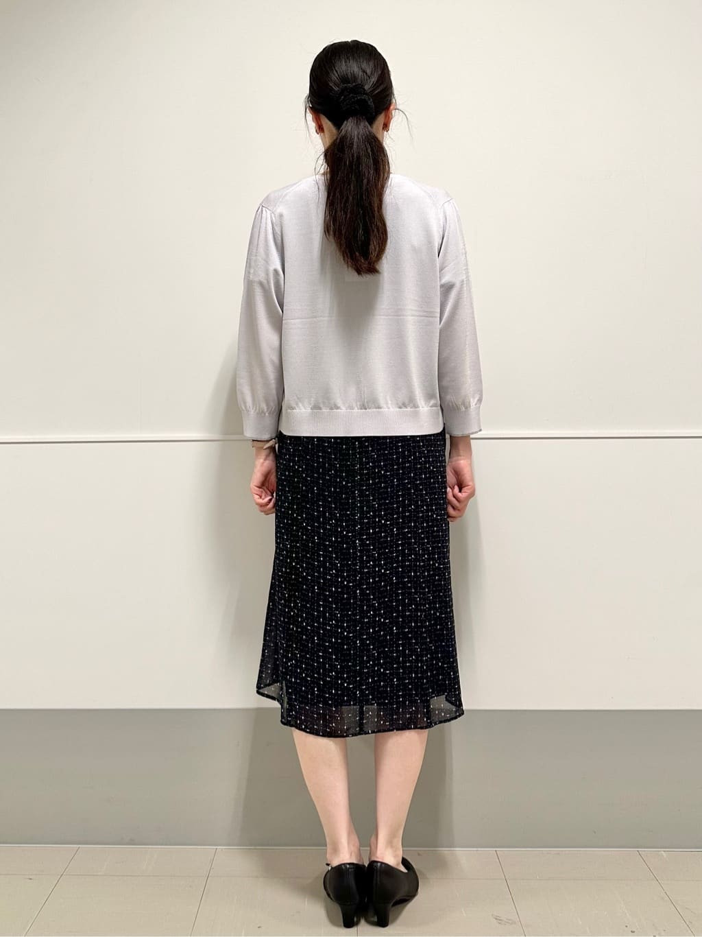 Momoさんの「Reflect｜【WEB先行カラーあり／マシンウォッシュ可／ナローベルト付き】オフボディツイードチェックワンピース」を使ったコーディネート