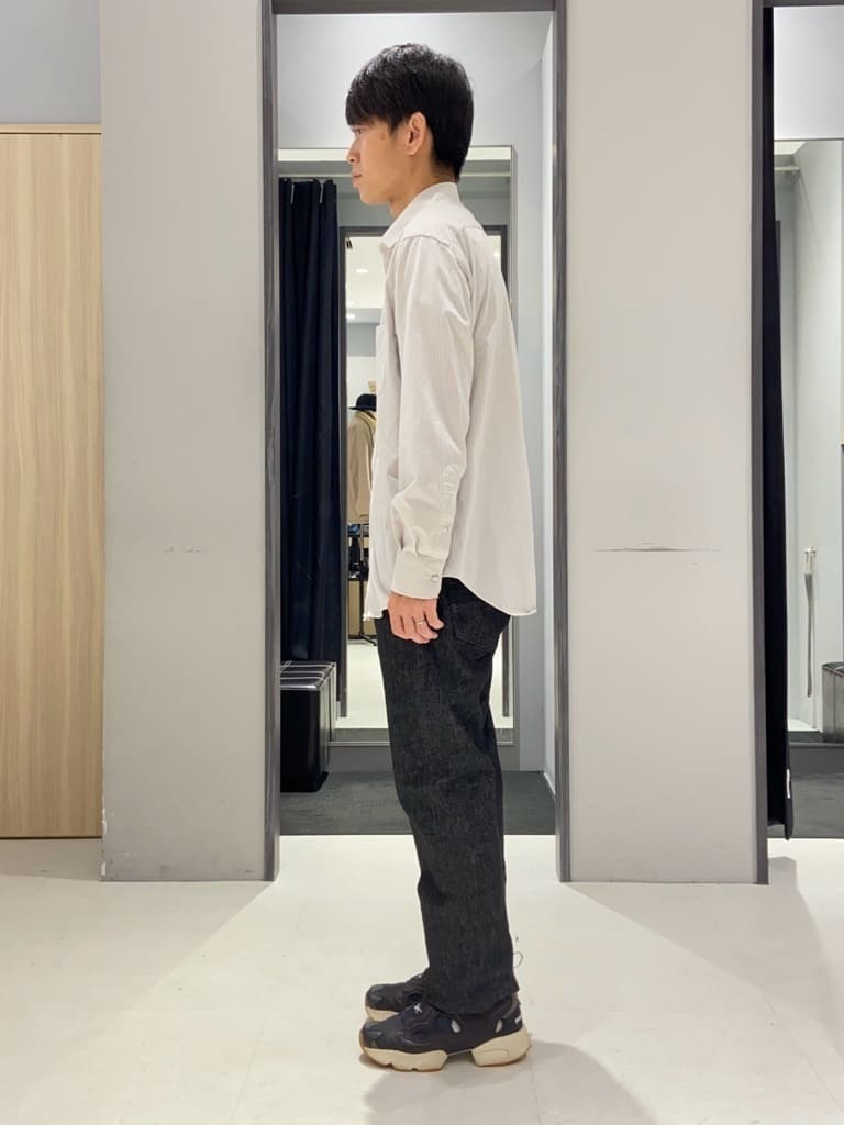 わいずみさんの「TAKEO KIKUCHI｜【モンスターストレッチ】日本製 ワンウォッシュ デニムパンツ」を使ったコーディネート